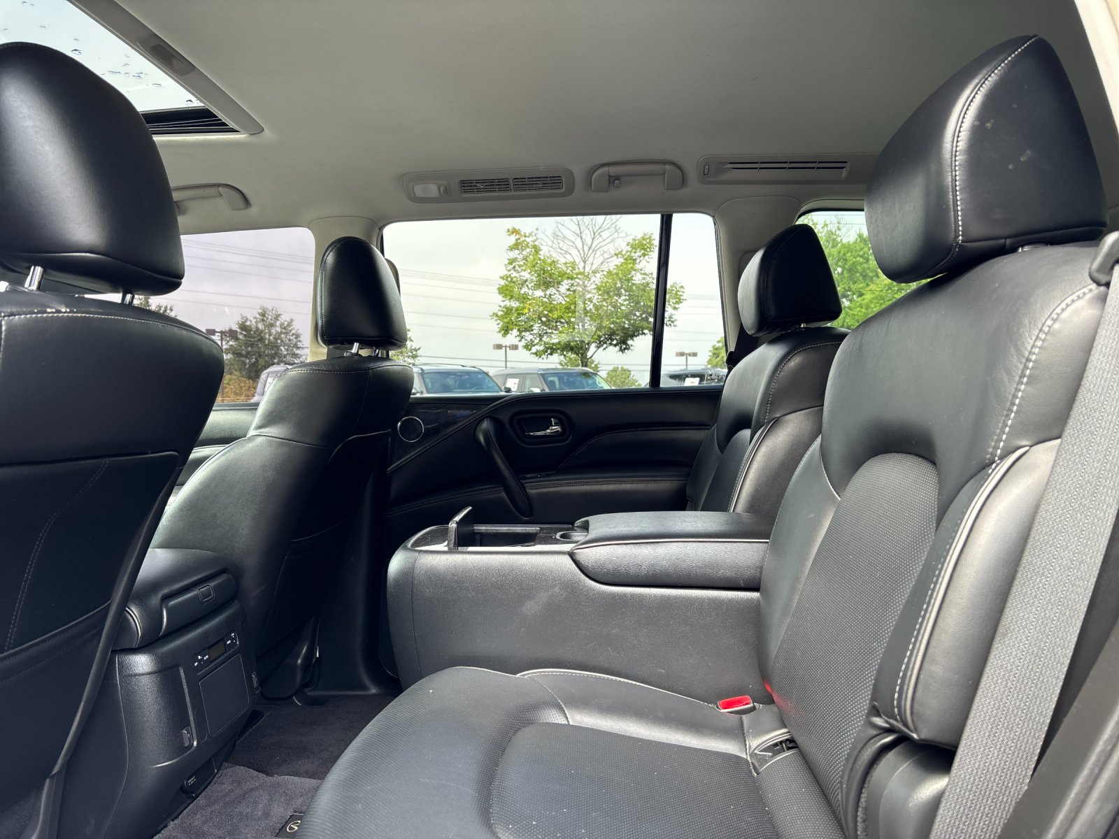 Used 2020 Black Obsidian INFINITI LUXE image 33