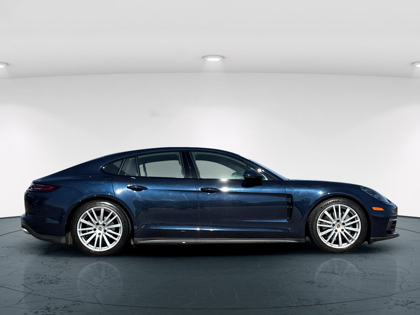 Used 2018 Sapphire Blue Metallic Porsche 4S 4D Hatchback image 7