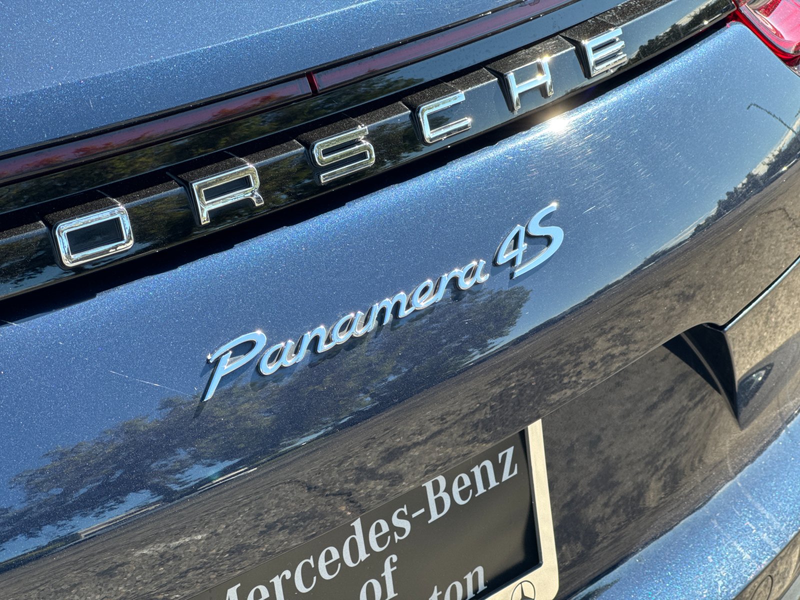 Used 2018 Sapphire Blue Metallic Porsche 4S 4D Hatchback image 34