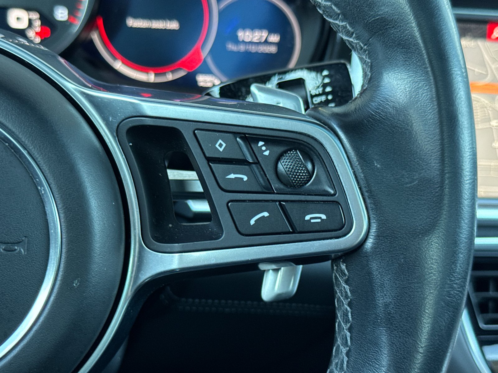 Used 2018 Sapphire Blue Metallic Porsche 4S 4D Hatchback image 29