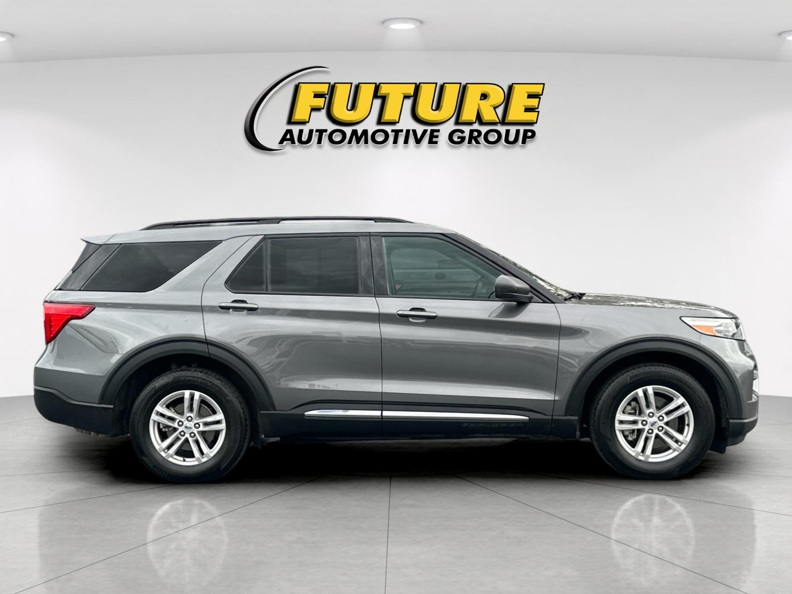 Used 2023 Gray Ford XLT image 2