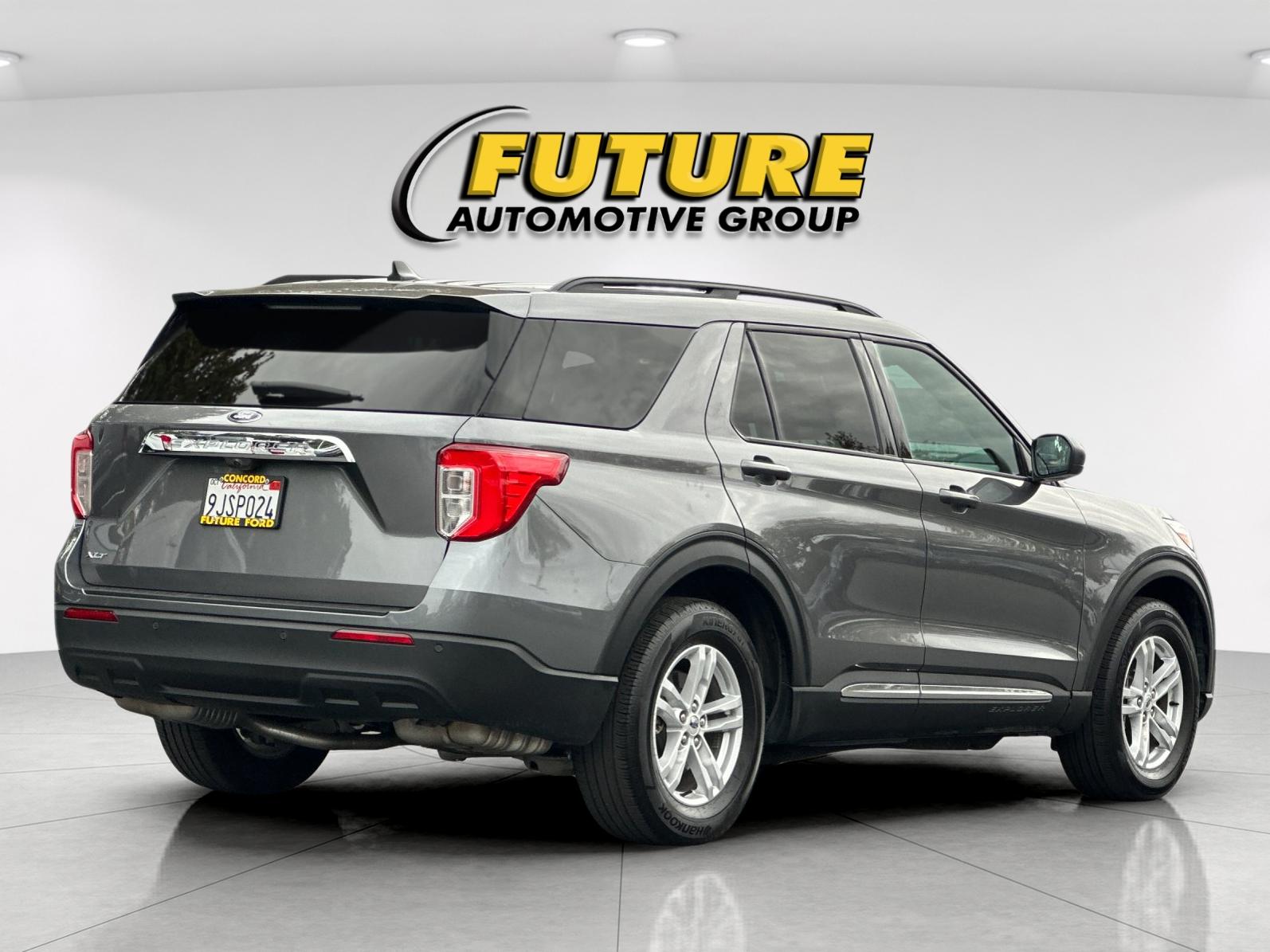 Used 2023 Gray Ford XLT image 3