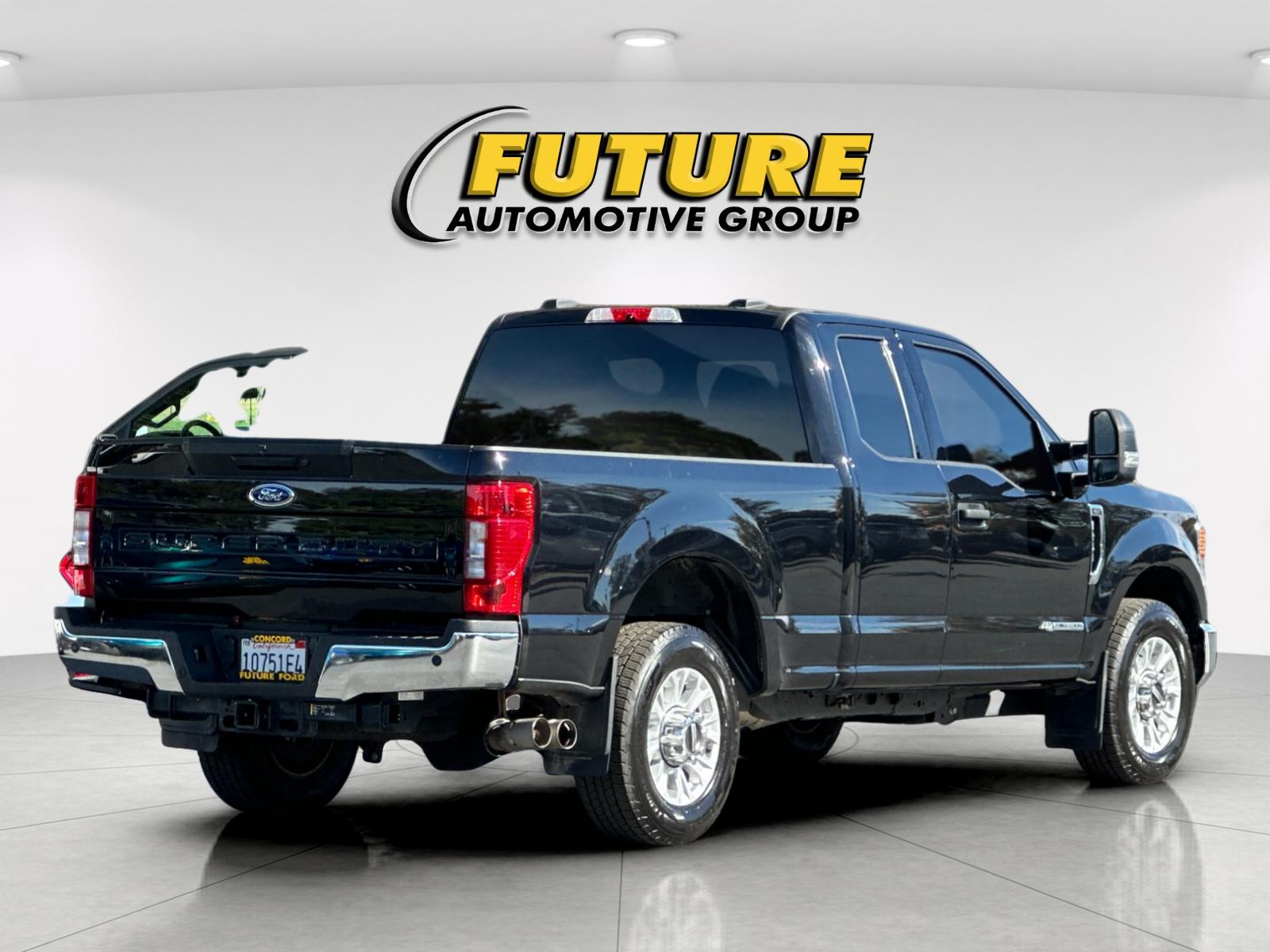 Used 2022 Black Ford XLT image 3