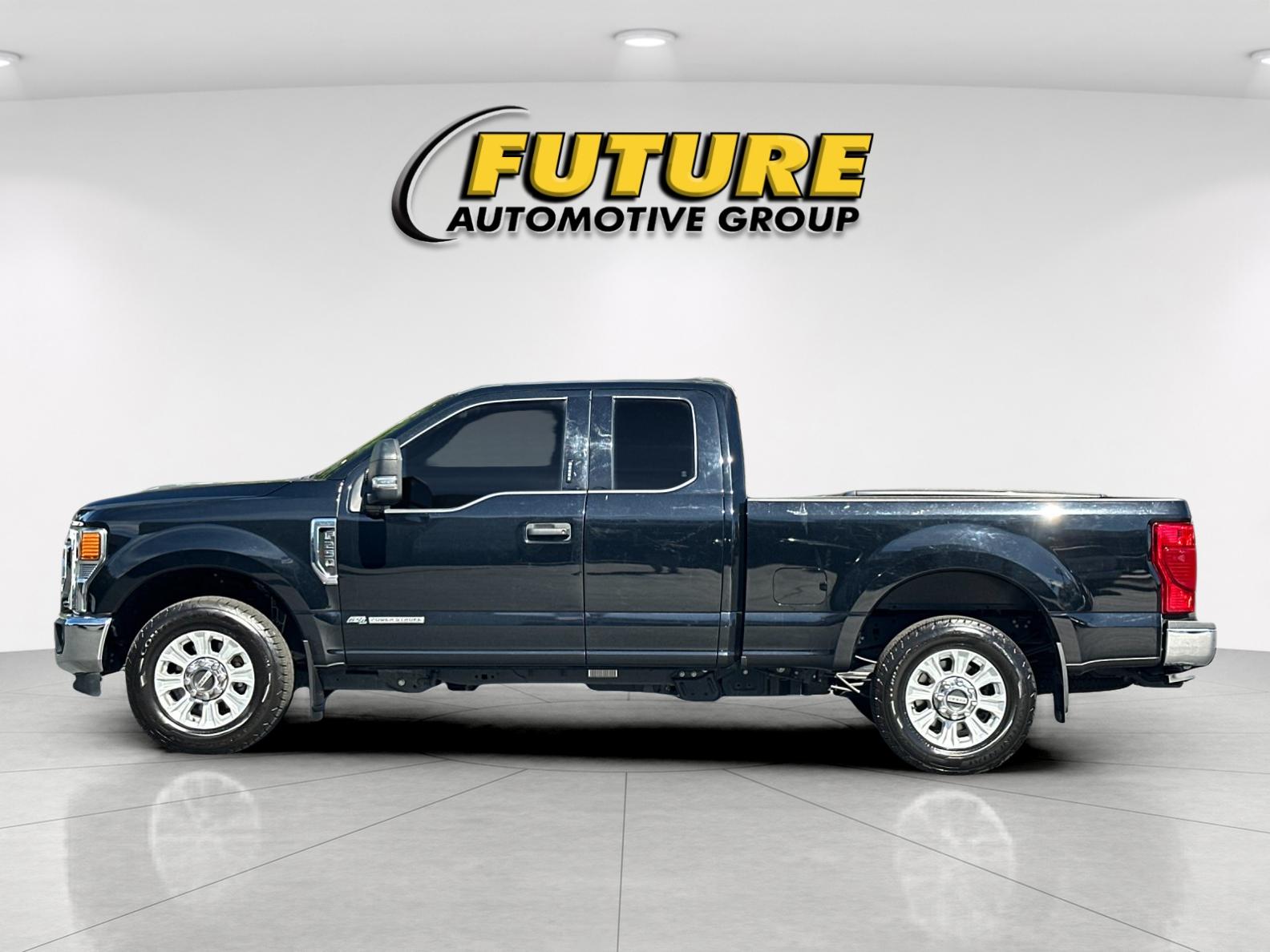 Used 2022 Black Ford XLT image 6
