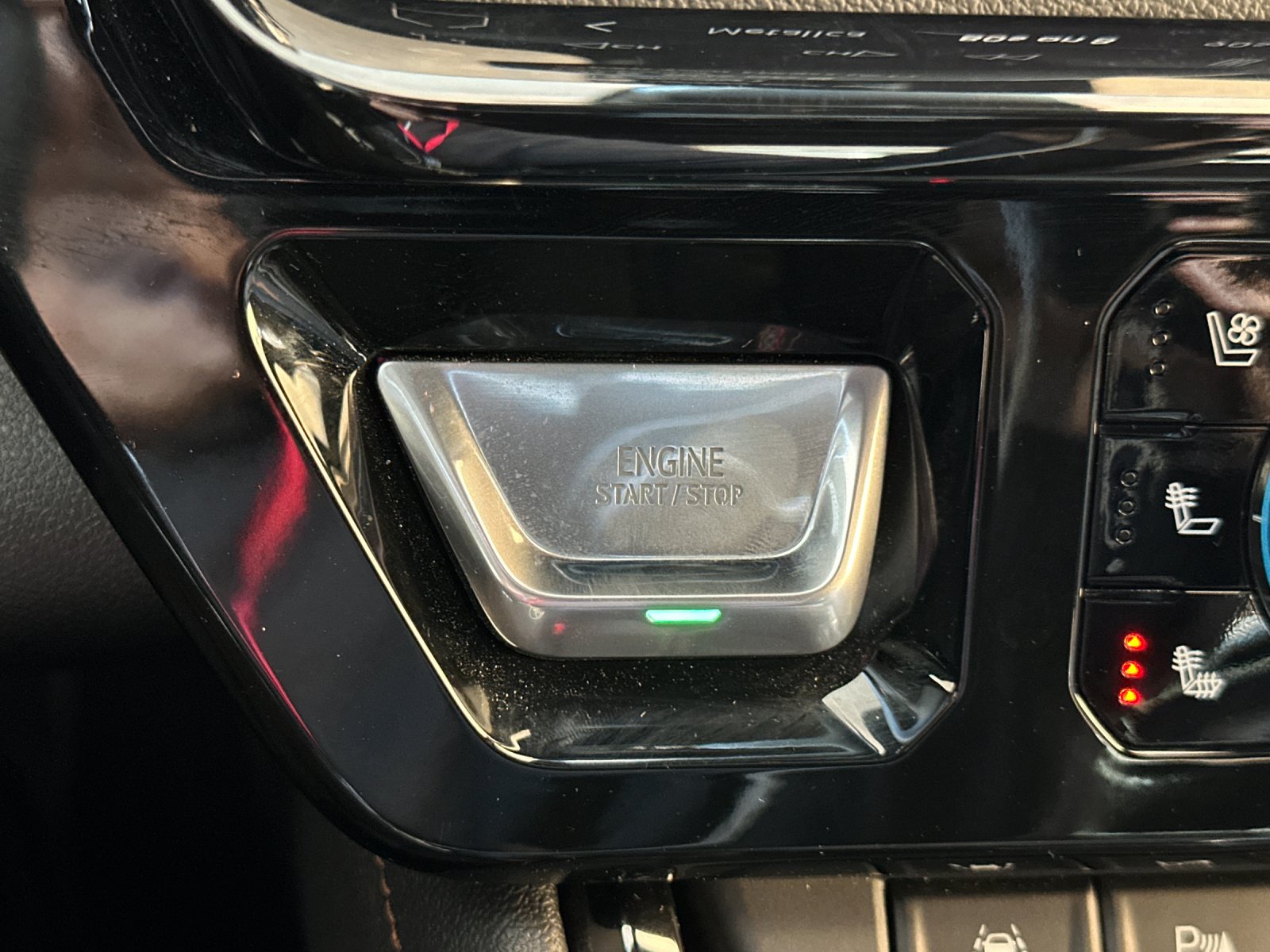 Used 2026 Silver GMC AT4 image 21