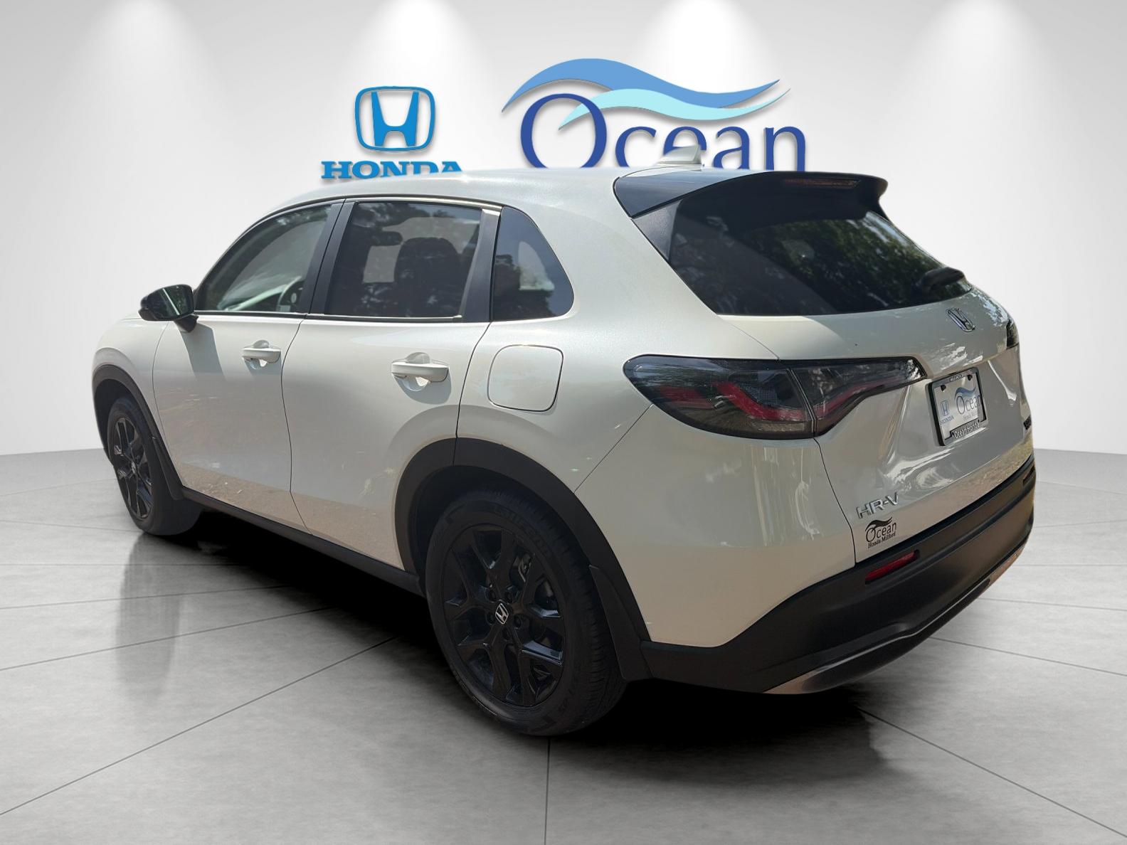 Used 2024 Platinum White Honda Sport image 5