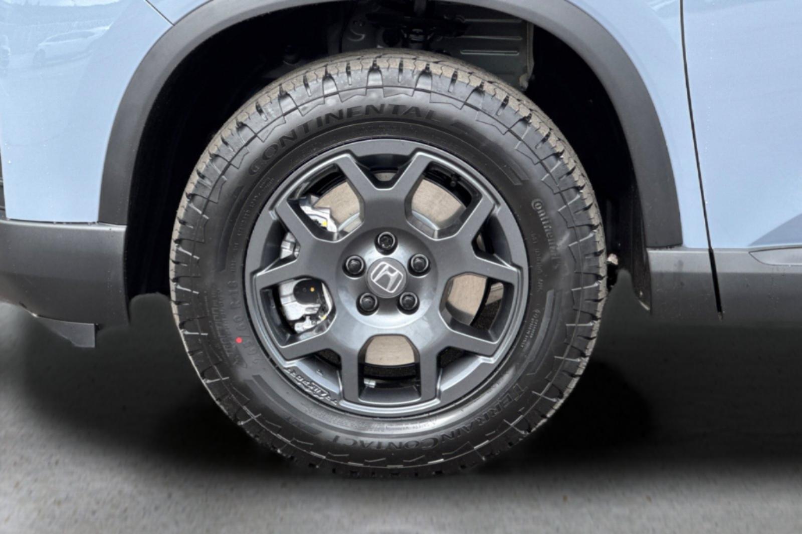 New 2026 Sonic Gray Pearl Honda AWD TrailSport image 25