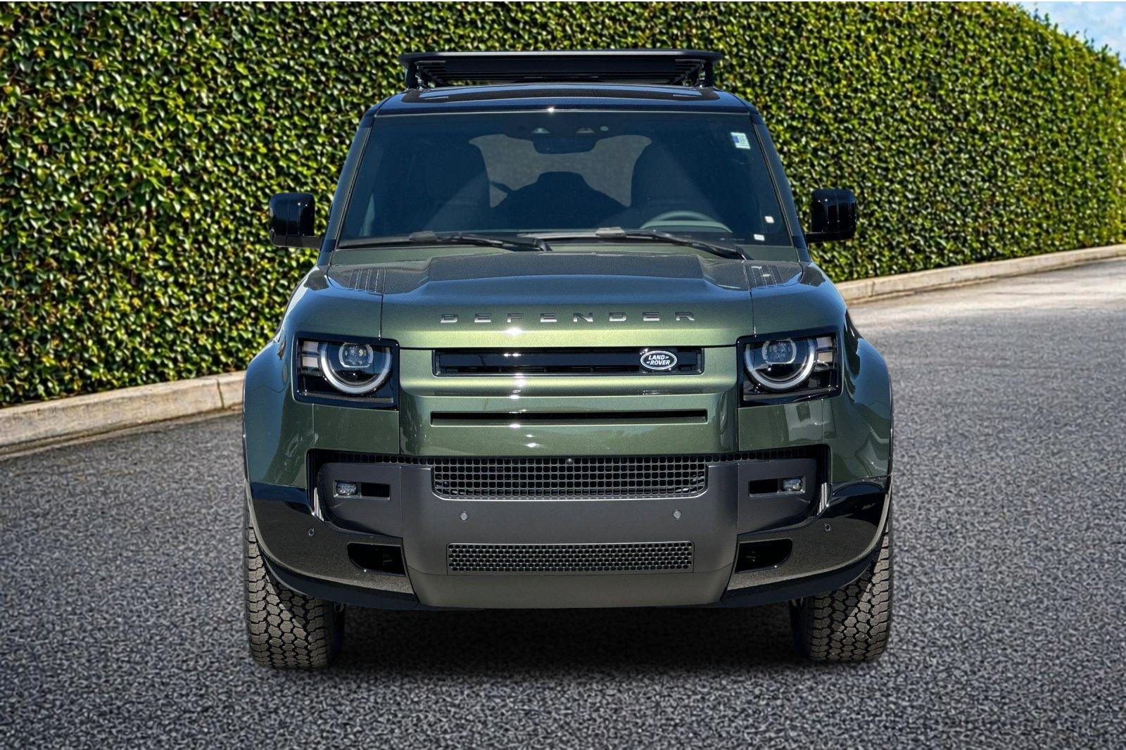 New 2026 Woolstone Green Land Rover X-Dynamic SE image 9