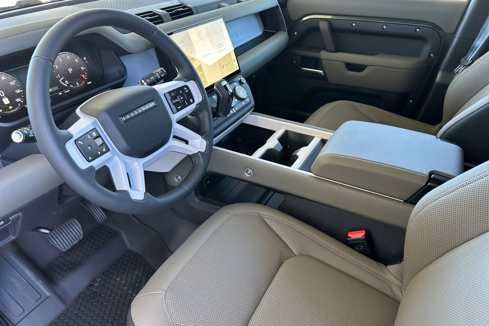New 2026 Woolstone Green Land Rover X-Dynamic SE image 10