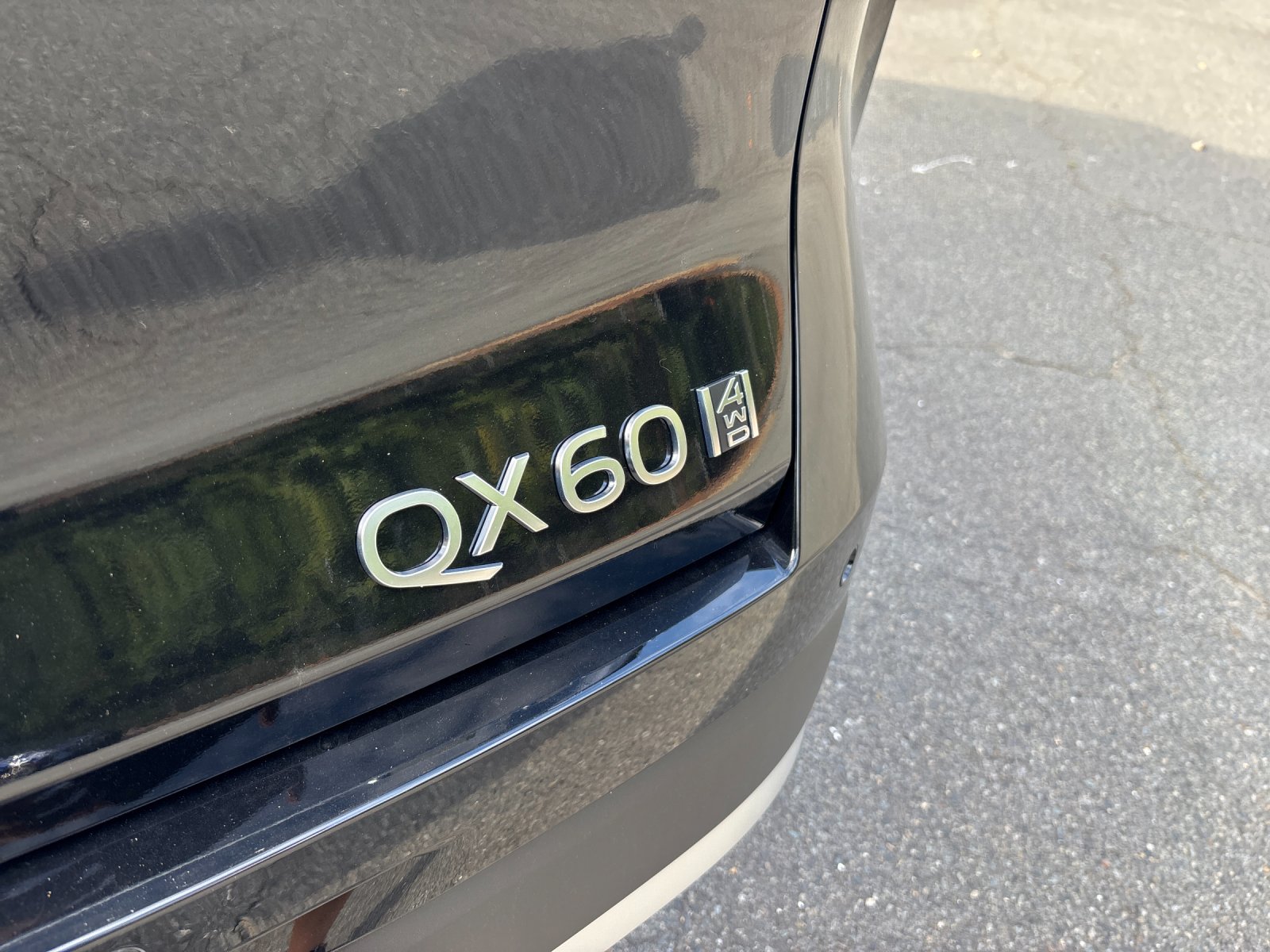New 2027 MINERAL BLACK INFINITI Luxe AWD image 11