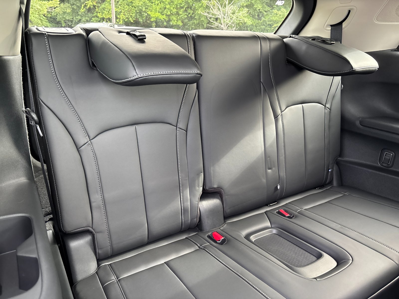 New 2027 MINERAL BLACK INFINITI Luxe AWD image 39