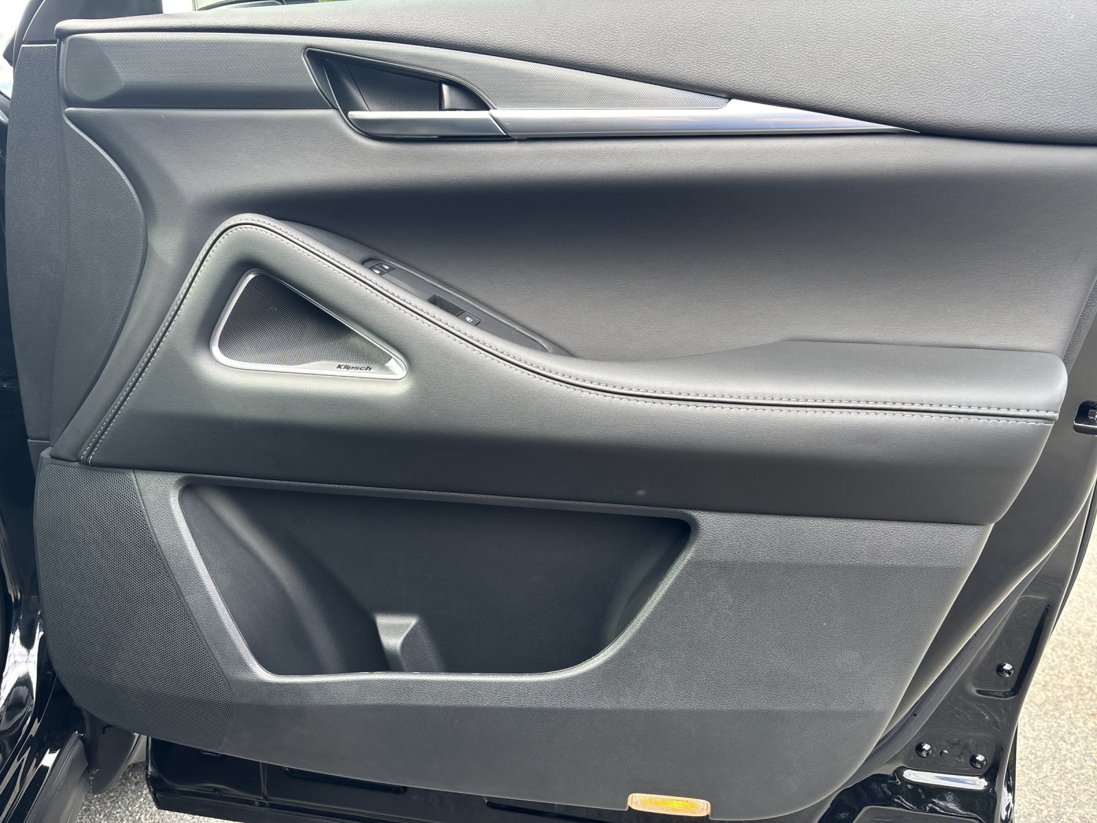 New 2027 MINERAL BLACK INFINITI Luxe AWD image 40