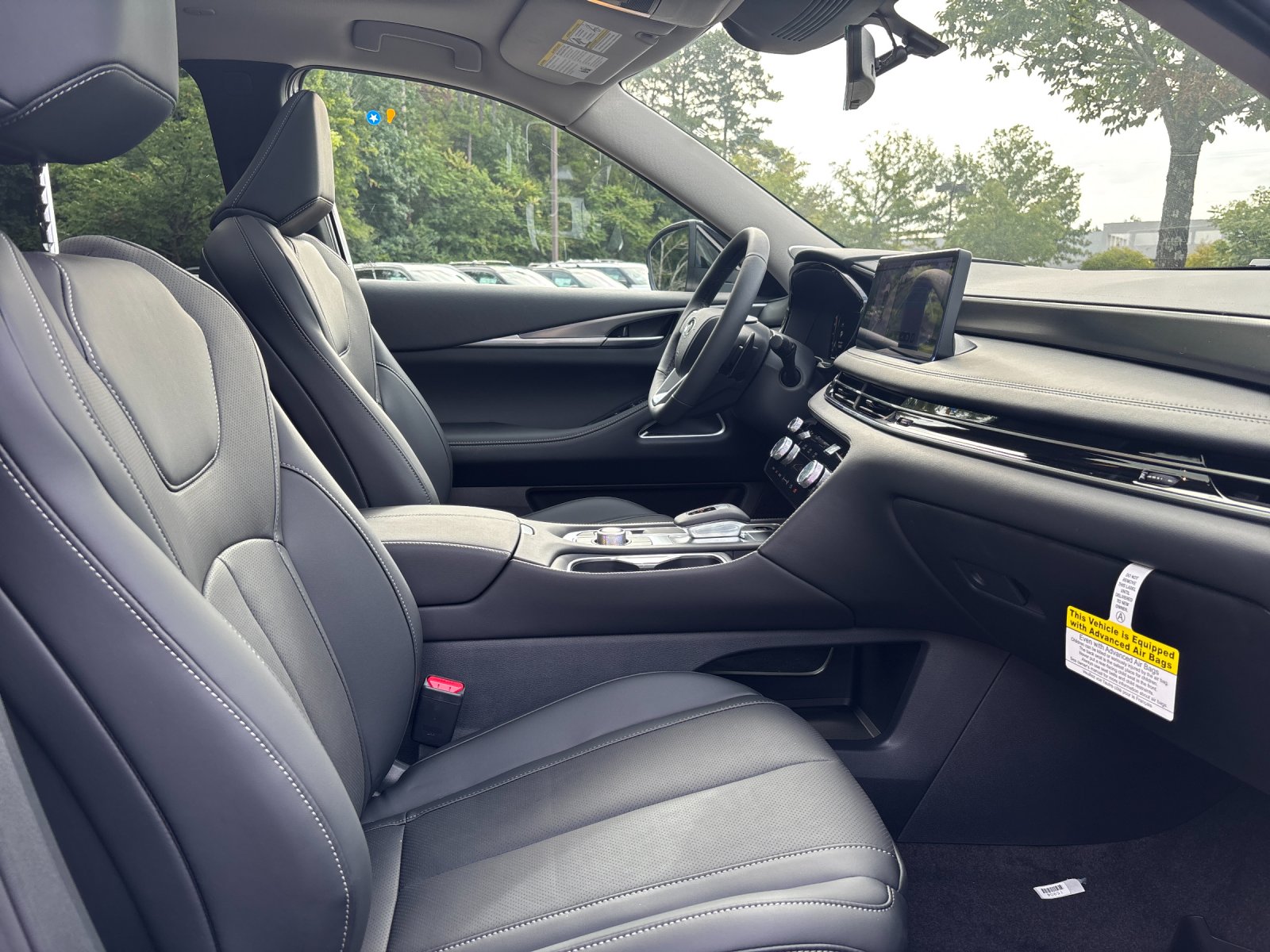 New 2027 MINERAL BLACK INFINITI Luxe AWD image 41