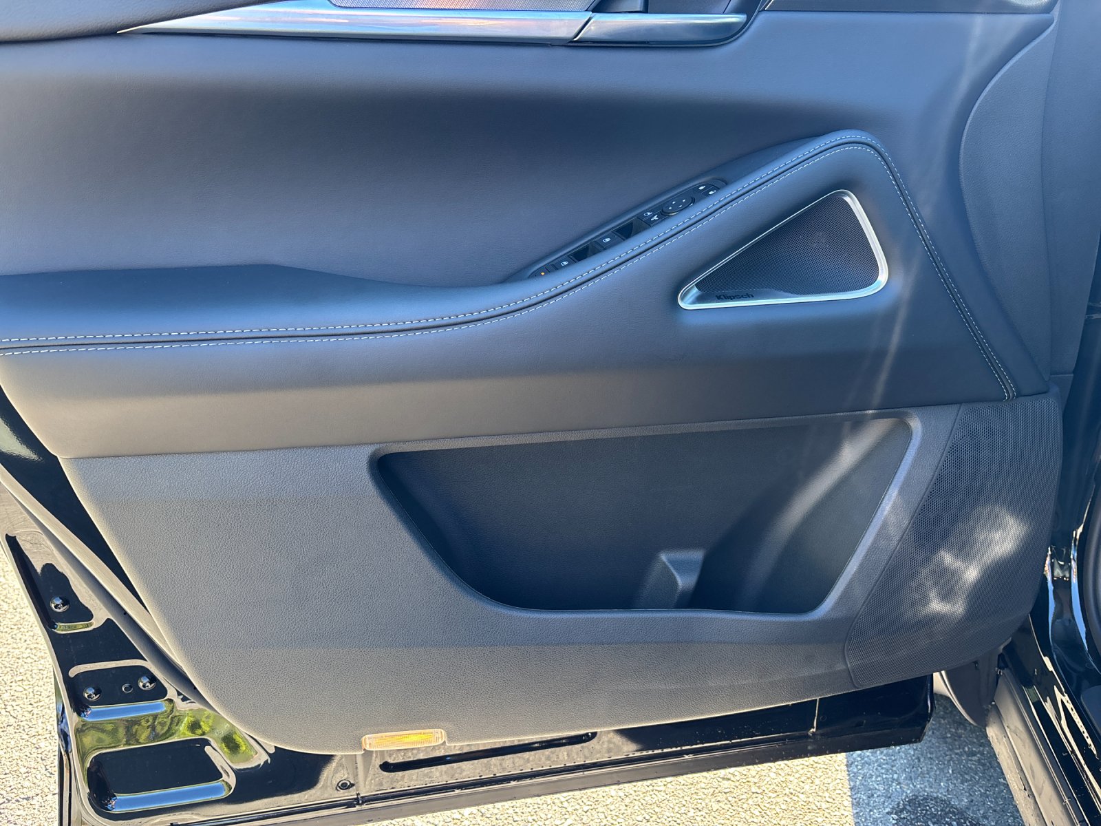 New 2027 MINERAL BLACK INFINITI Luxe AWD image 13