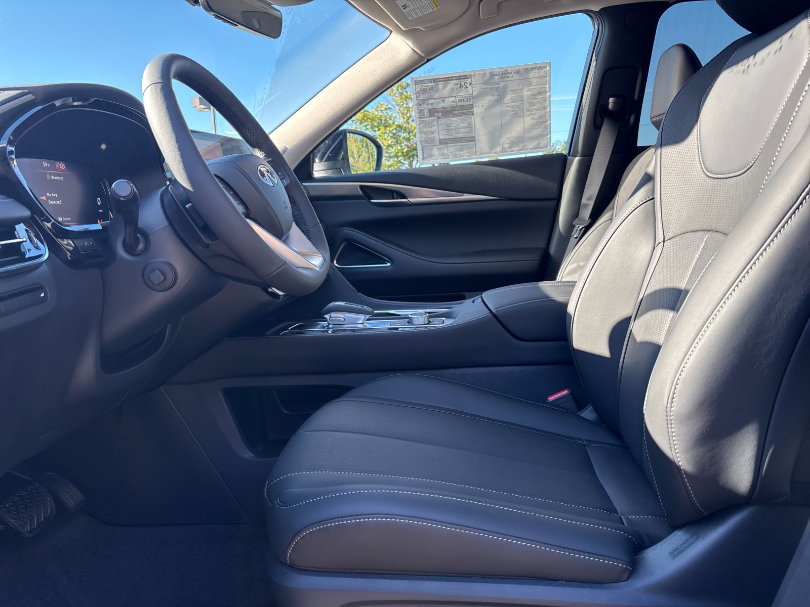 New 2027 MINERAL BLACK INFINITI Luxe AWD image 15