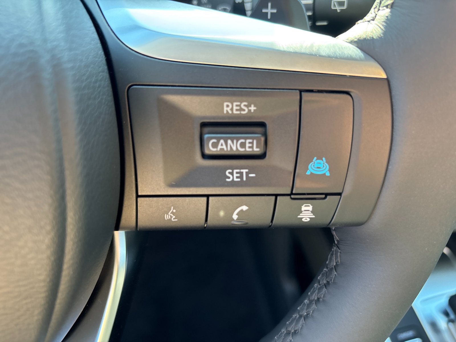 New 2027 MINERAL BLACK INFINITI Luxe AWD image 20