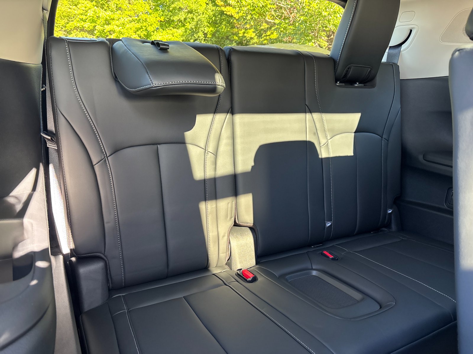 New 2027 MINERAL BLACK INFINITI Luxe AWD image 39