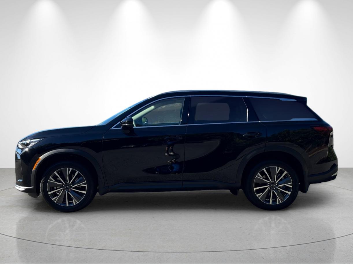 New 2027 MINERAL BLACK INFINITI Luxe AWD image 2