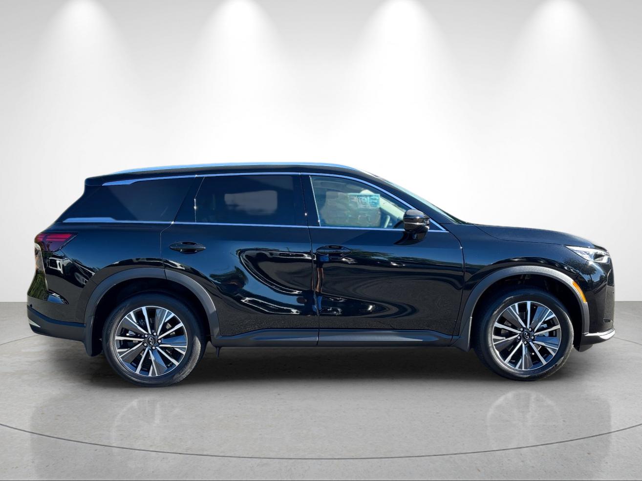New 2027 MINERAL BLACK INFINITI Luxe AWD image 6