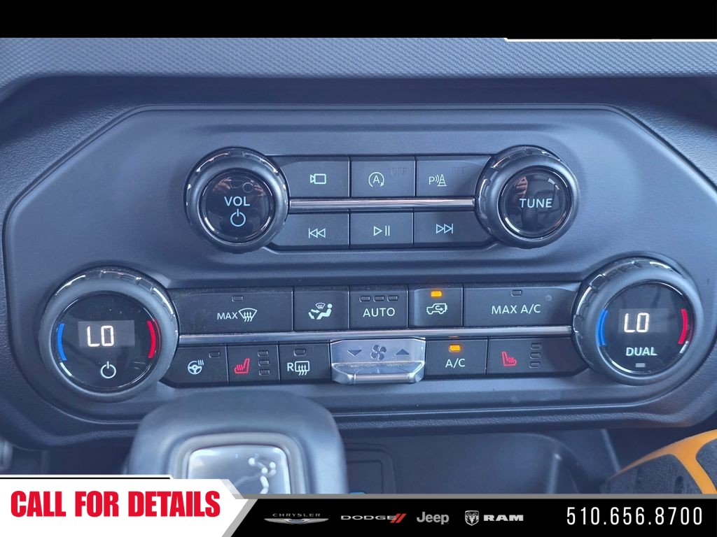 Used 2024 Green Ford Badlands image 26
