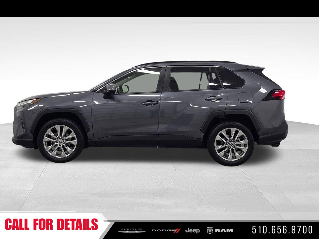 Used 2023 Gray Toyota XLE Premium image 4