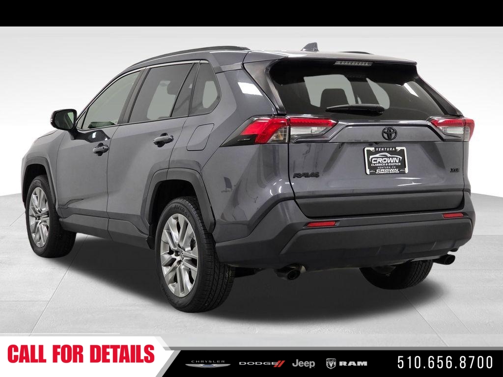 Used 2023 Gray Toyota XLE Premium image 5