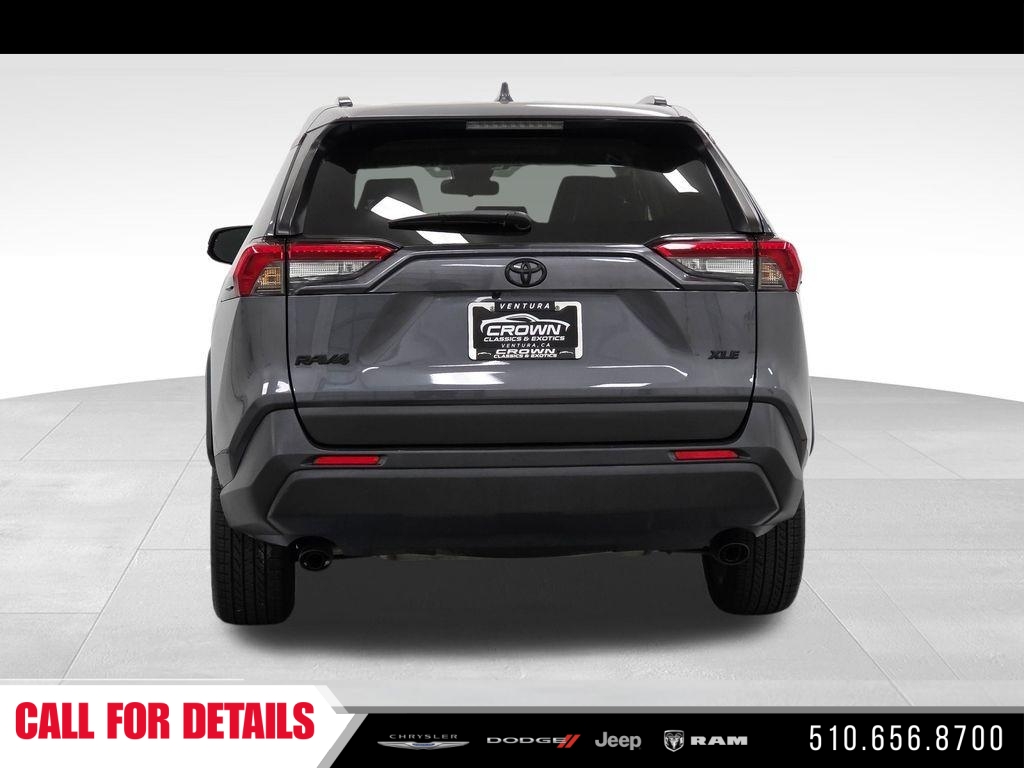Used 2023 Gray Toyota XLE Premium image 6