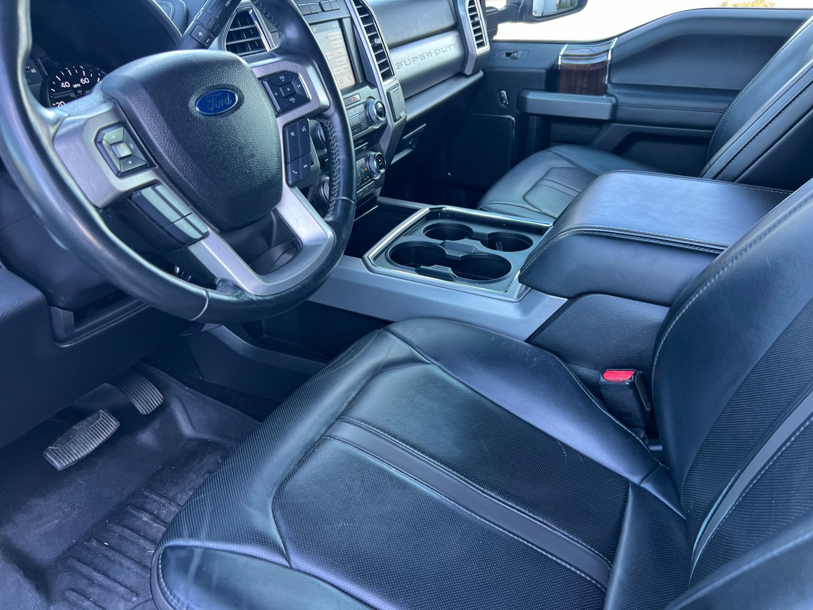 Used 2017 White Ford Platinum image 9