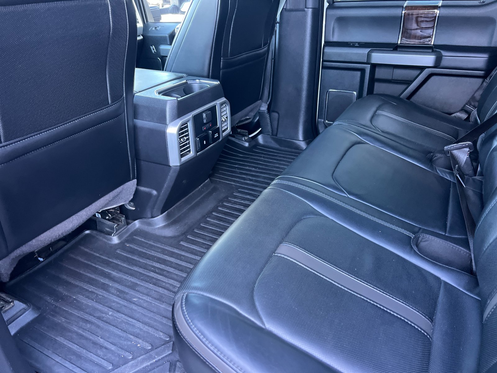 Used 2017 White Ford Platinum image 11