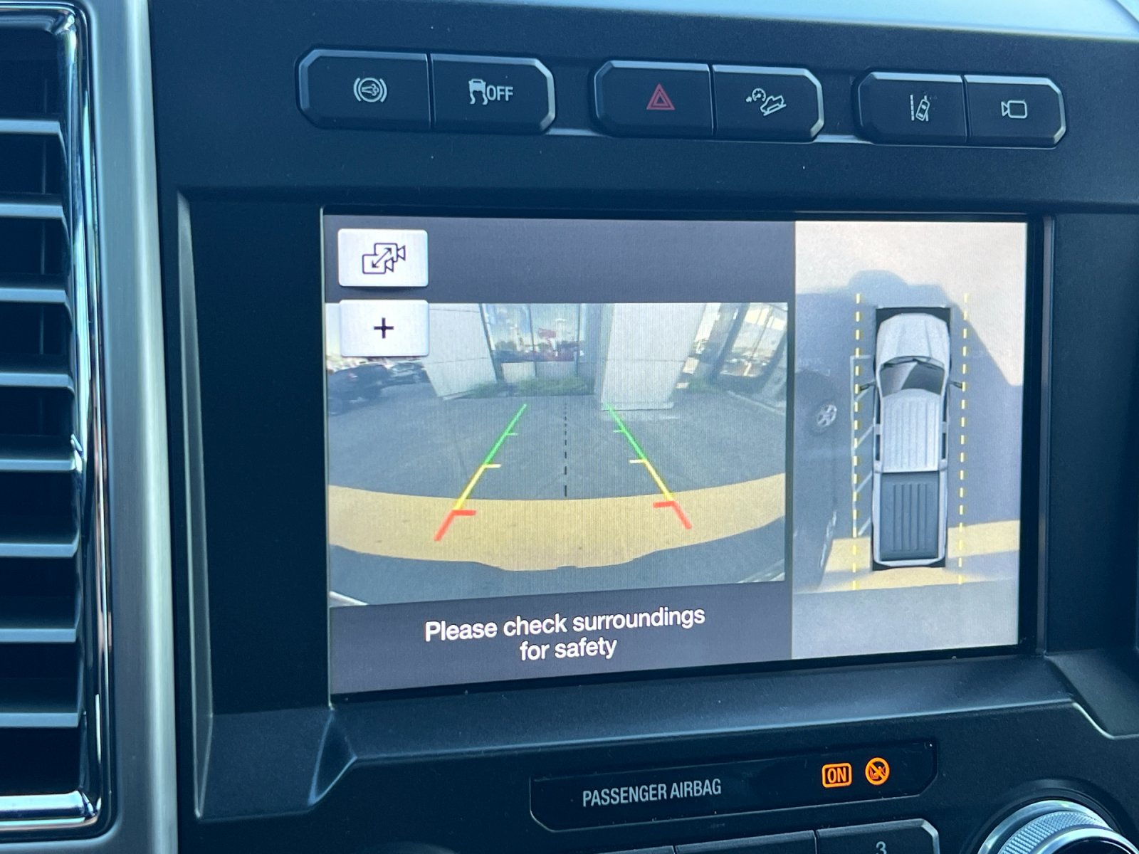 Used 2017 White Ford Platinum image 18
