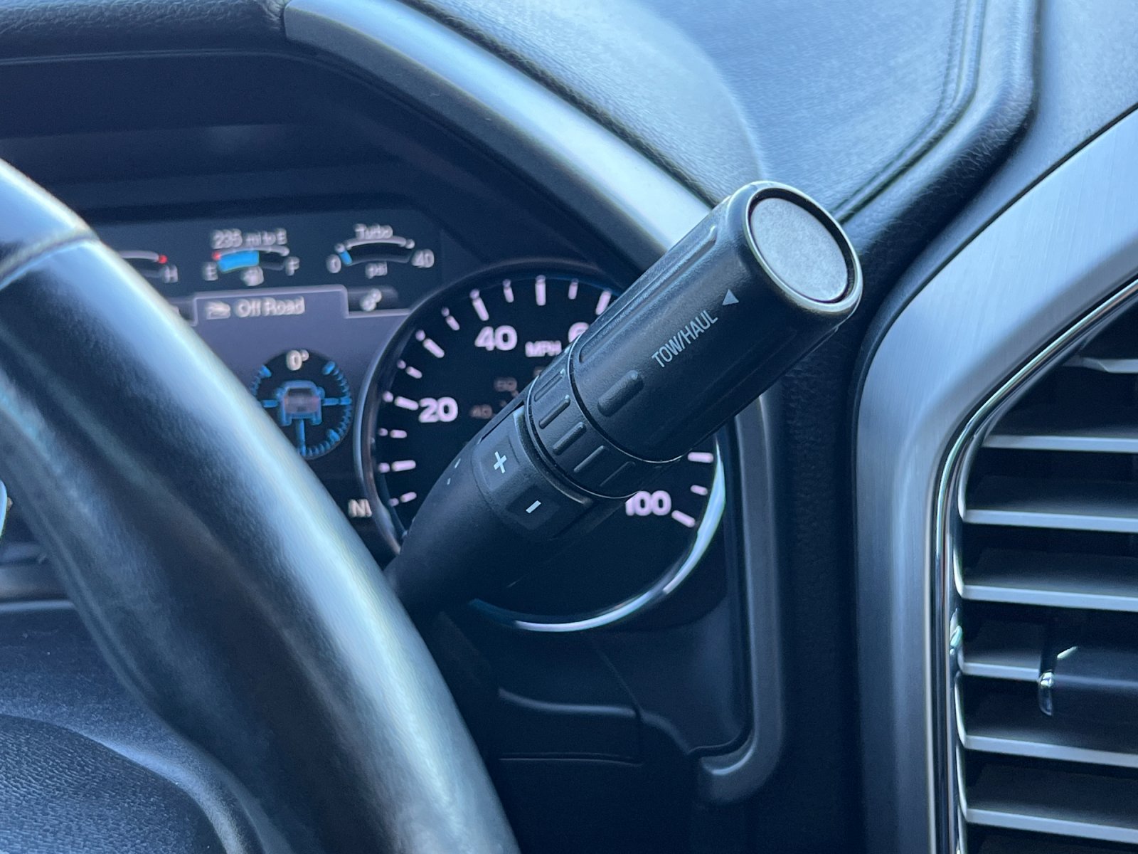 Used 2017 White Ford Platinum image 20