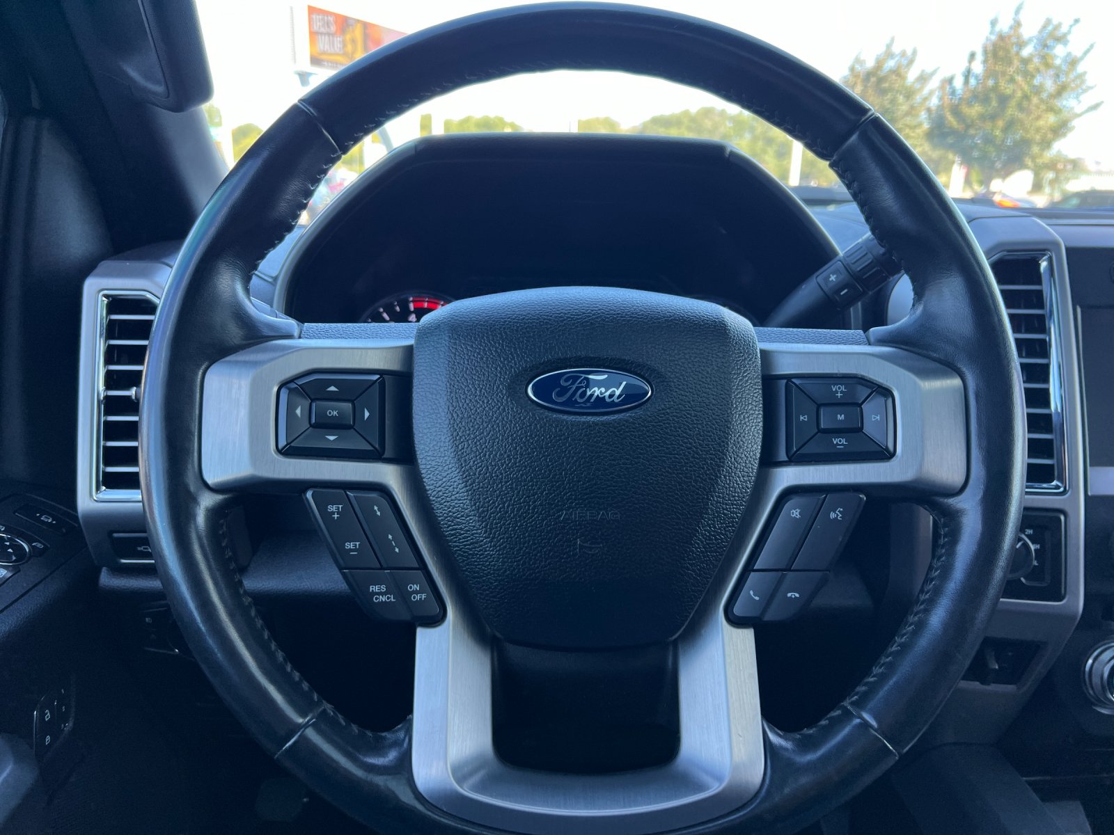 Used 2017 White Ford Platinum image 22