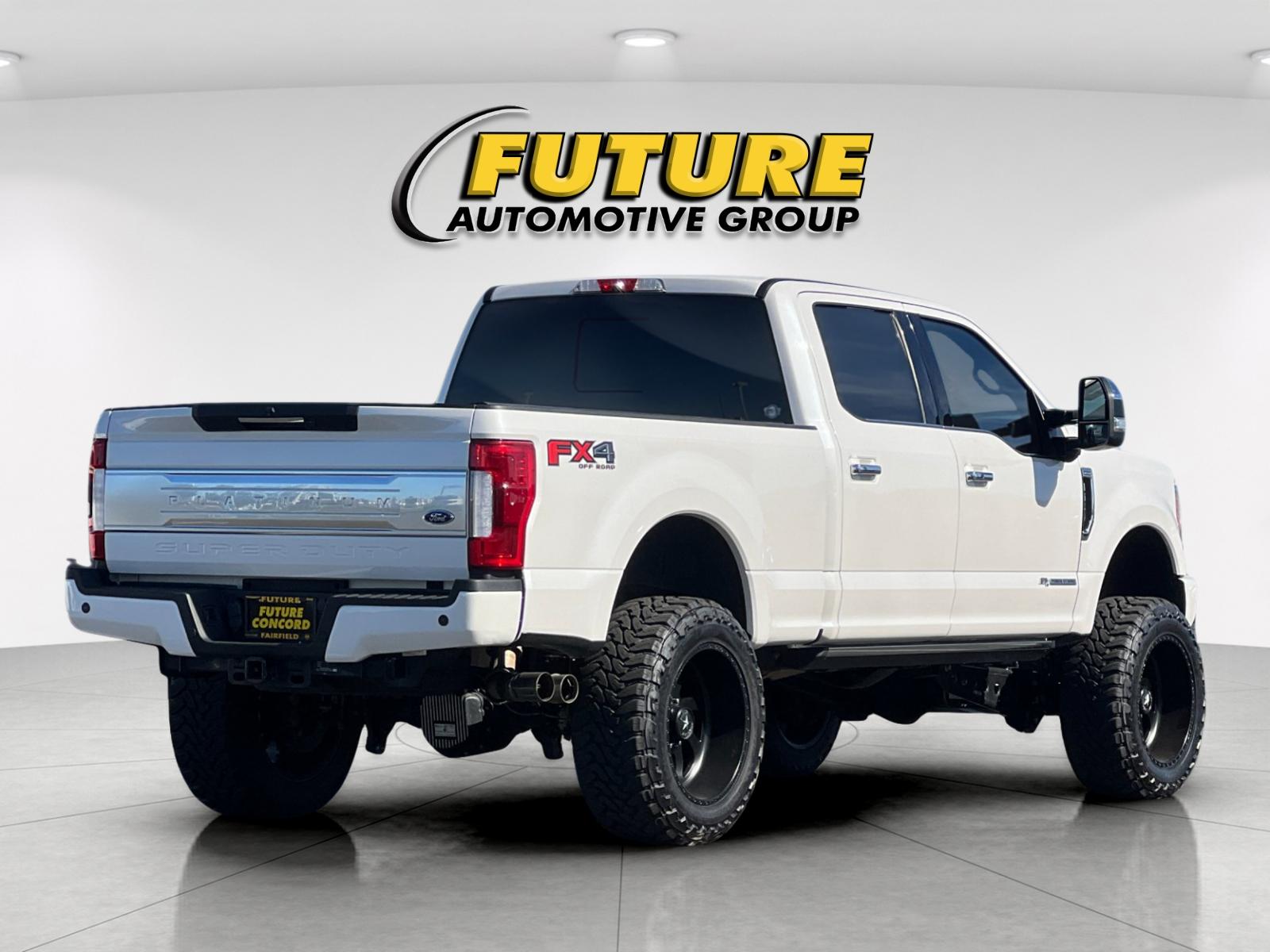 Used 2017 White Ford Platinum image 3