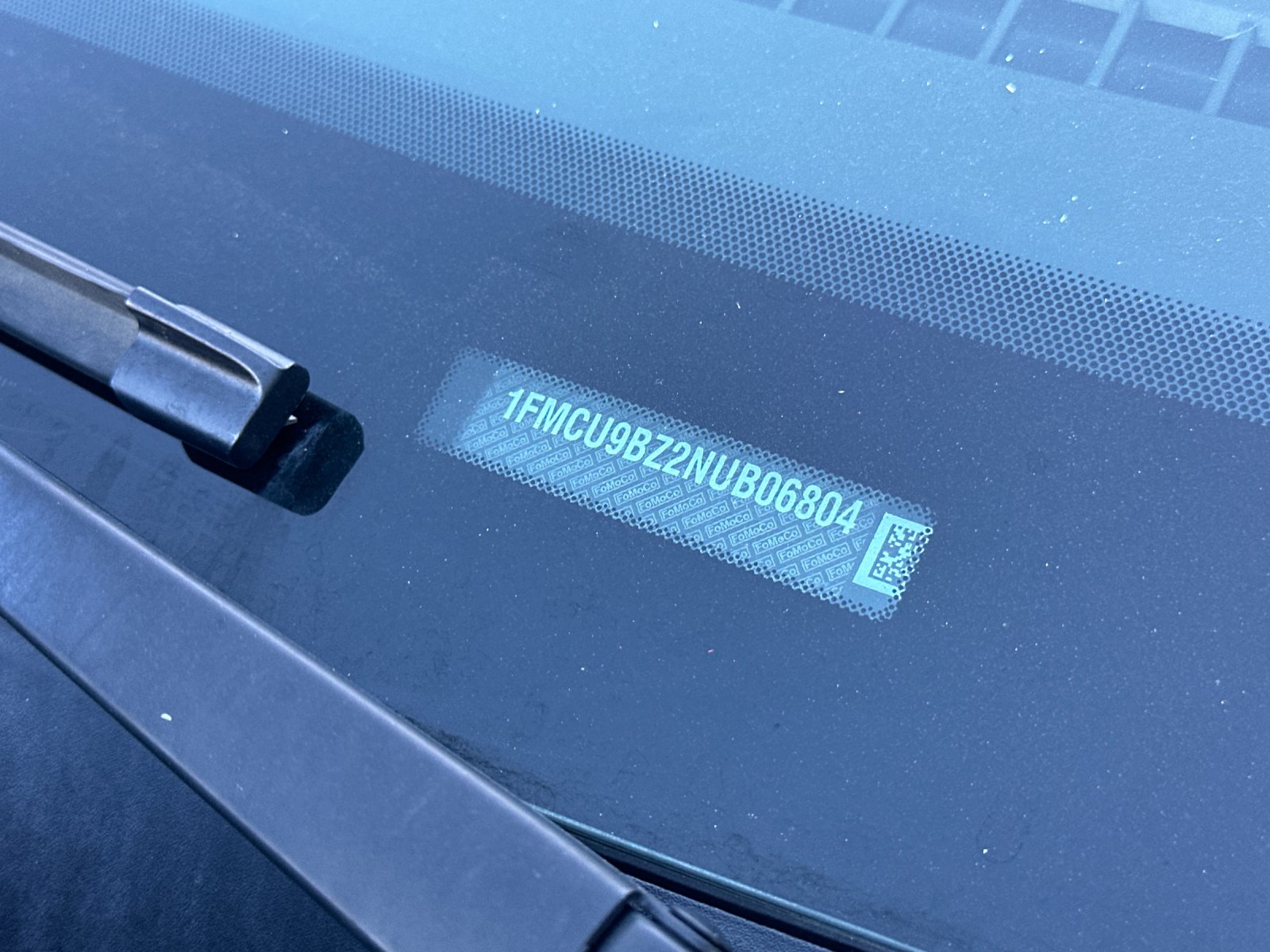 Used 2022 Black Ford SE image 2
