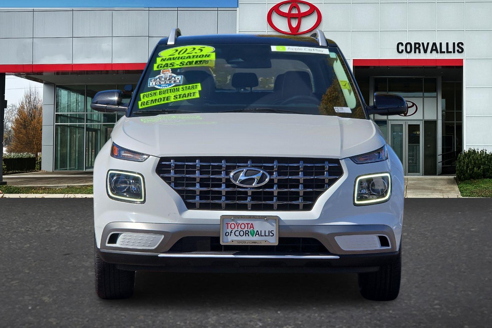 Used 2025 White Hyundai Limited image 9