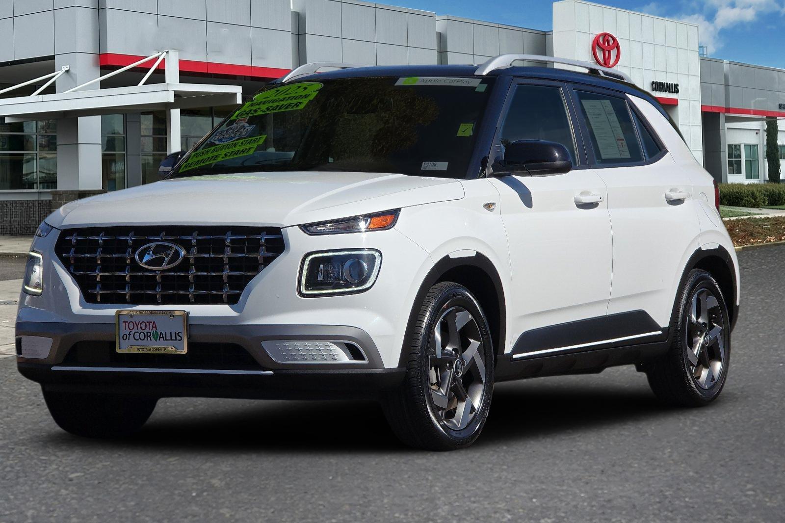 Used 2025 White Hyundai Limited image 8
