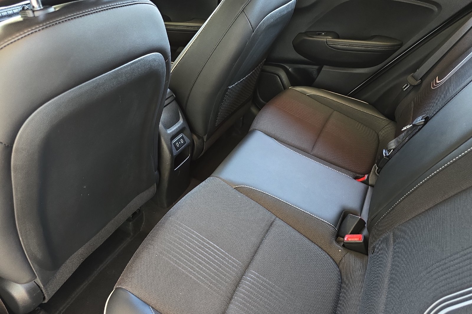 Used 2025 White Hyundai Limited image 12