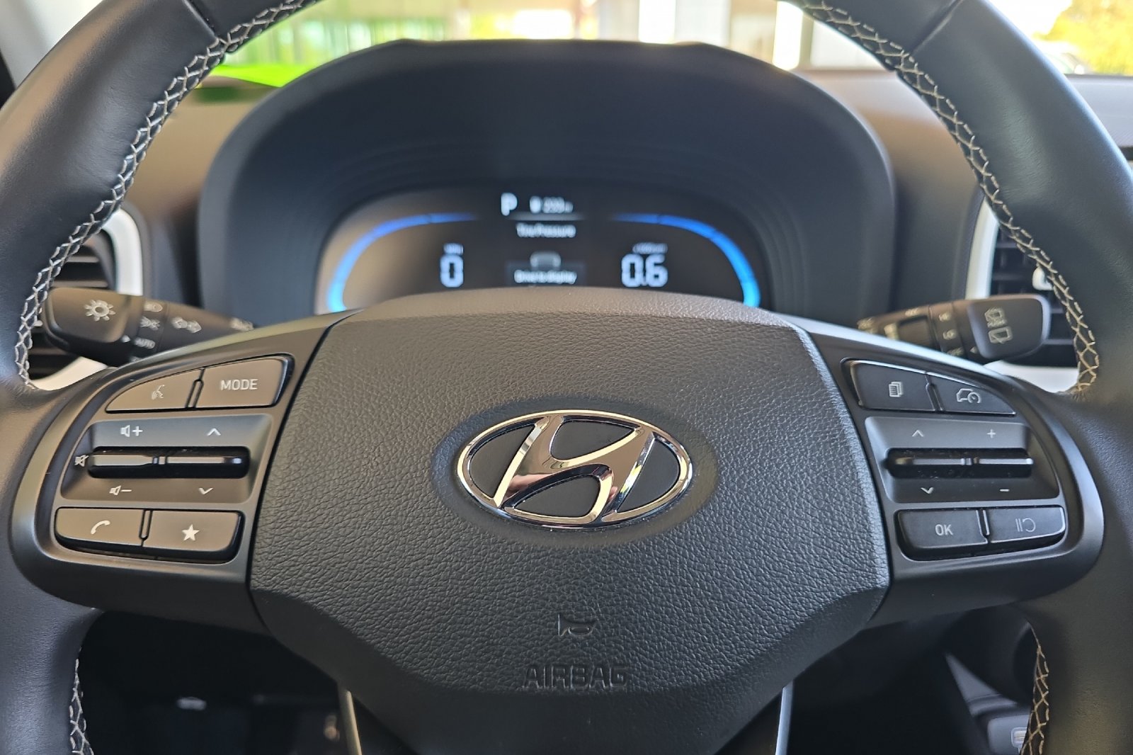 Used 2025 White Hyundai Limited image 23