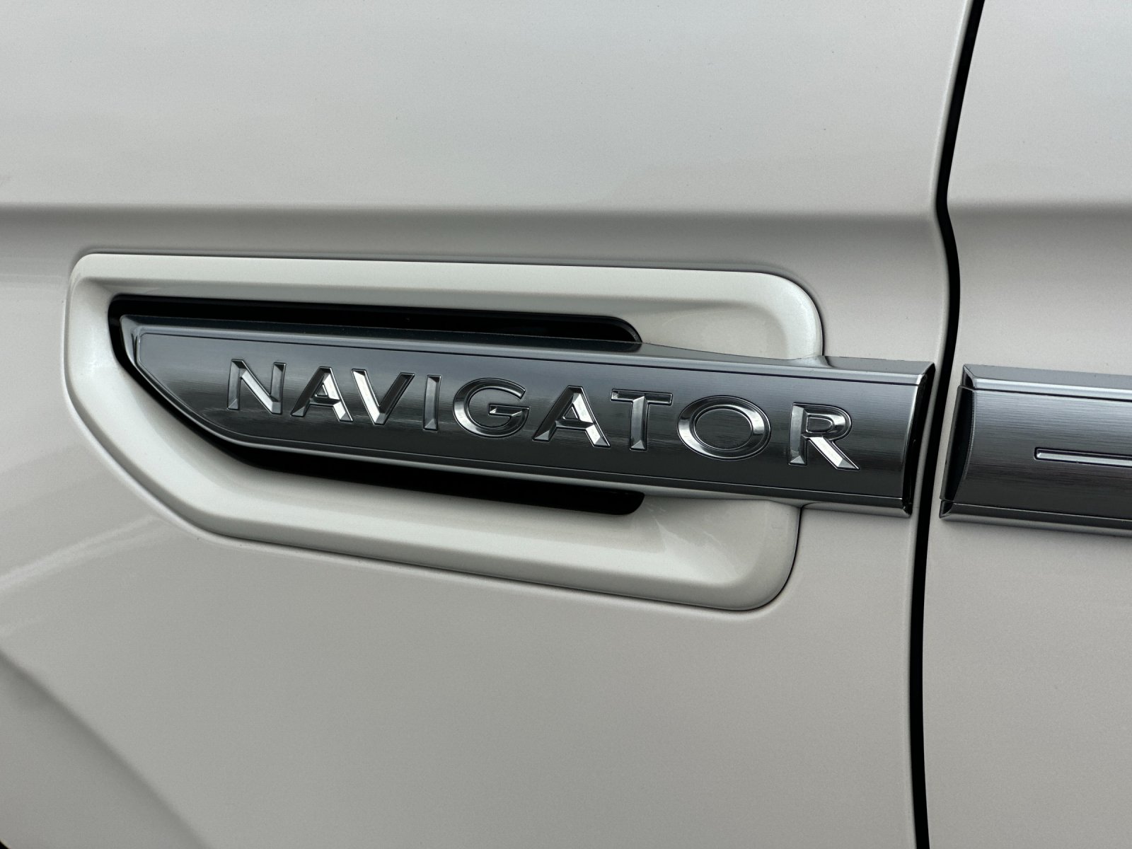 Used 2019 White Lincoln Reserve image 27