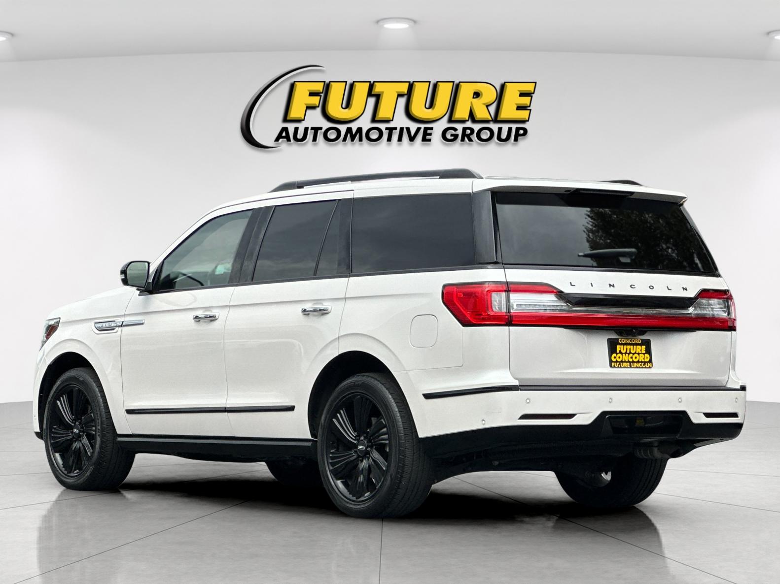 Used 2019 White Lincoln Reserve image 5