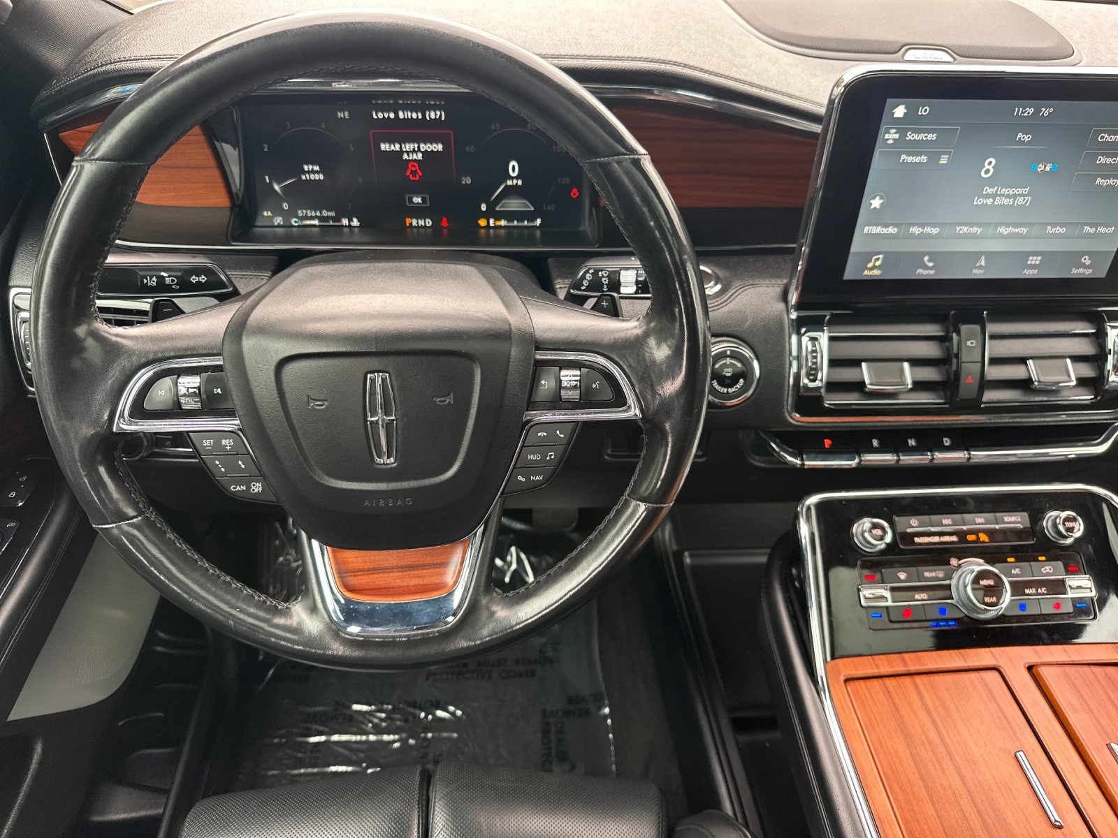Used 2019 White Lincoln Reserve image 13