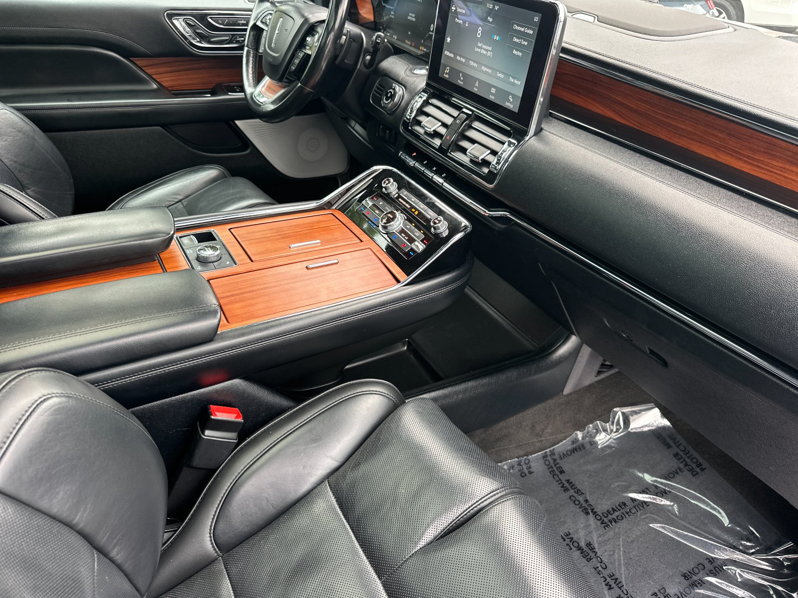 Used 2019 White Lincoln Reserve image 16