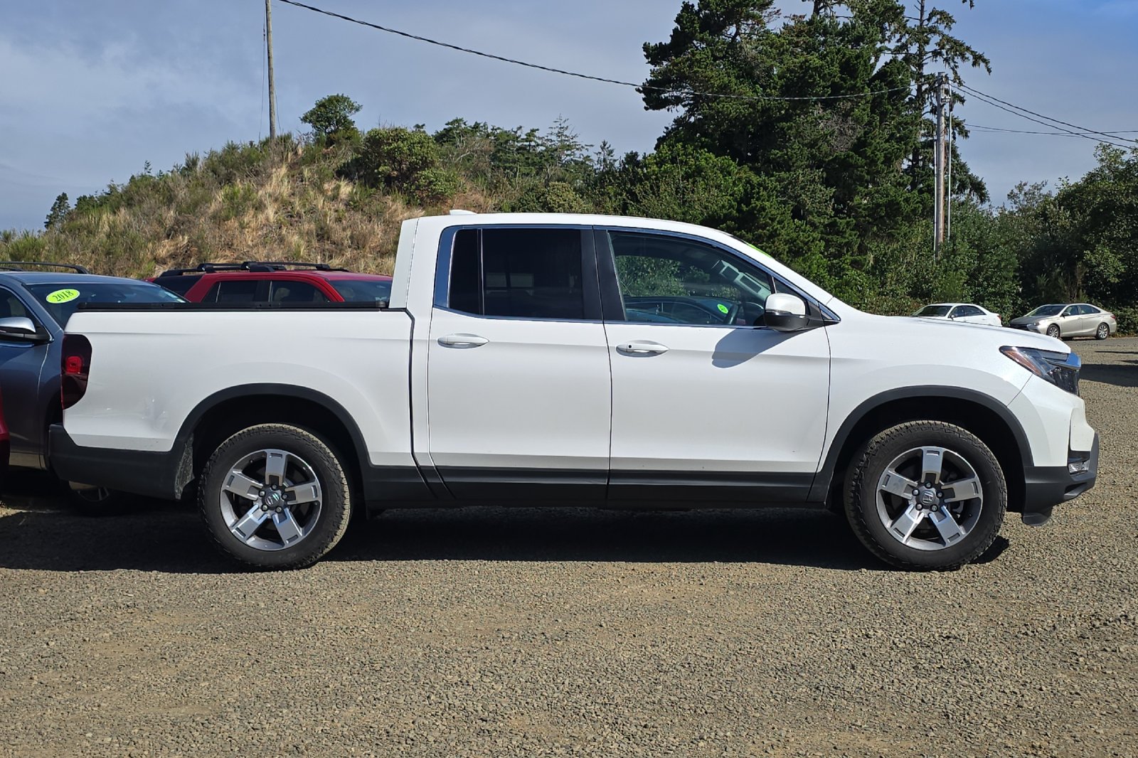 Used 2025 White Honda RTL image 3