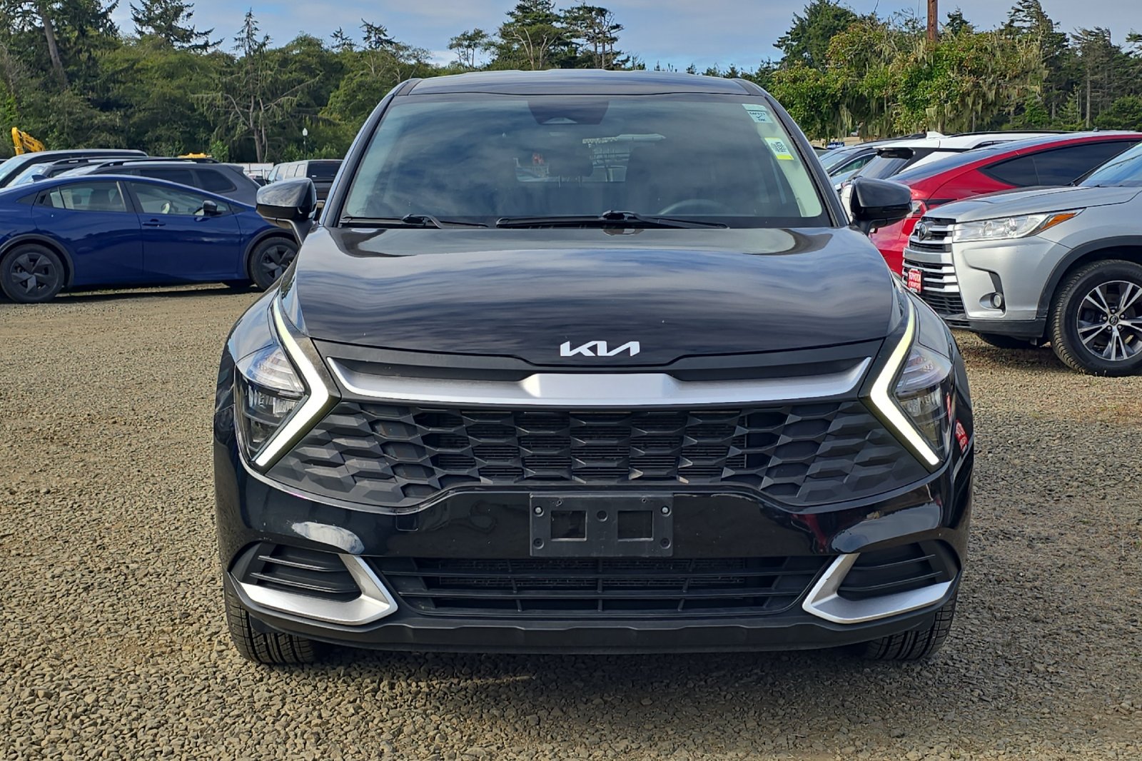 Used 2023 Black Kia LX image 3