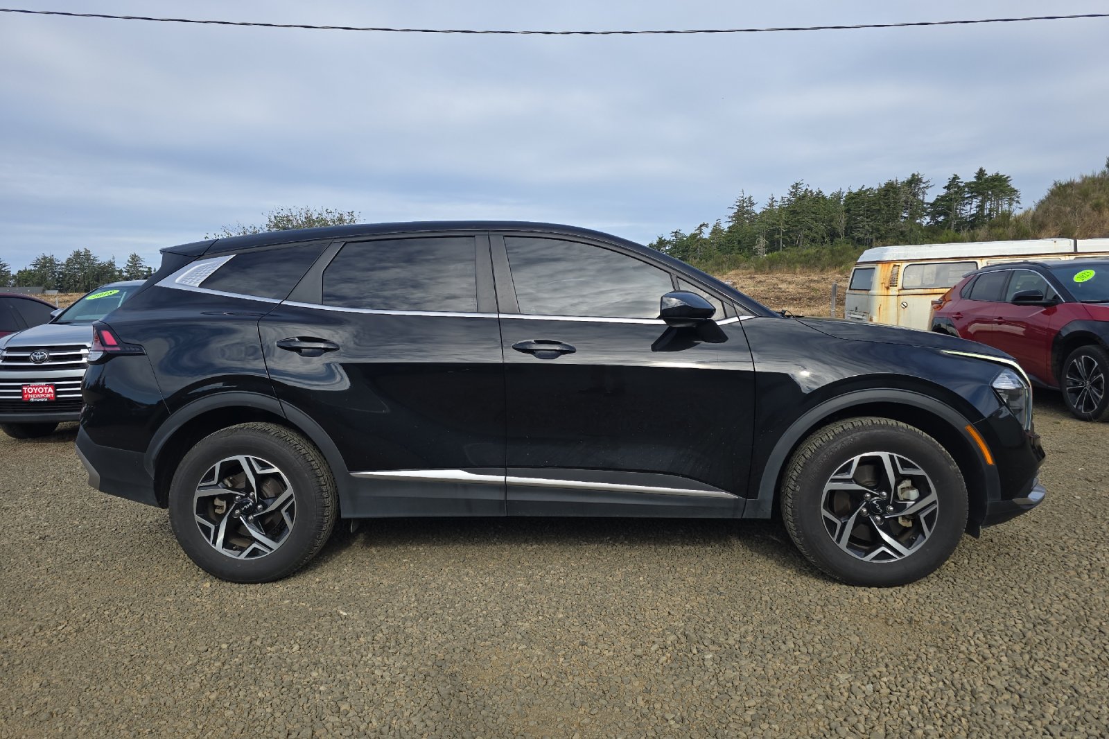 Used 2023 Black Kia LX image 4