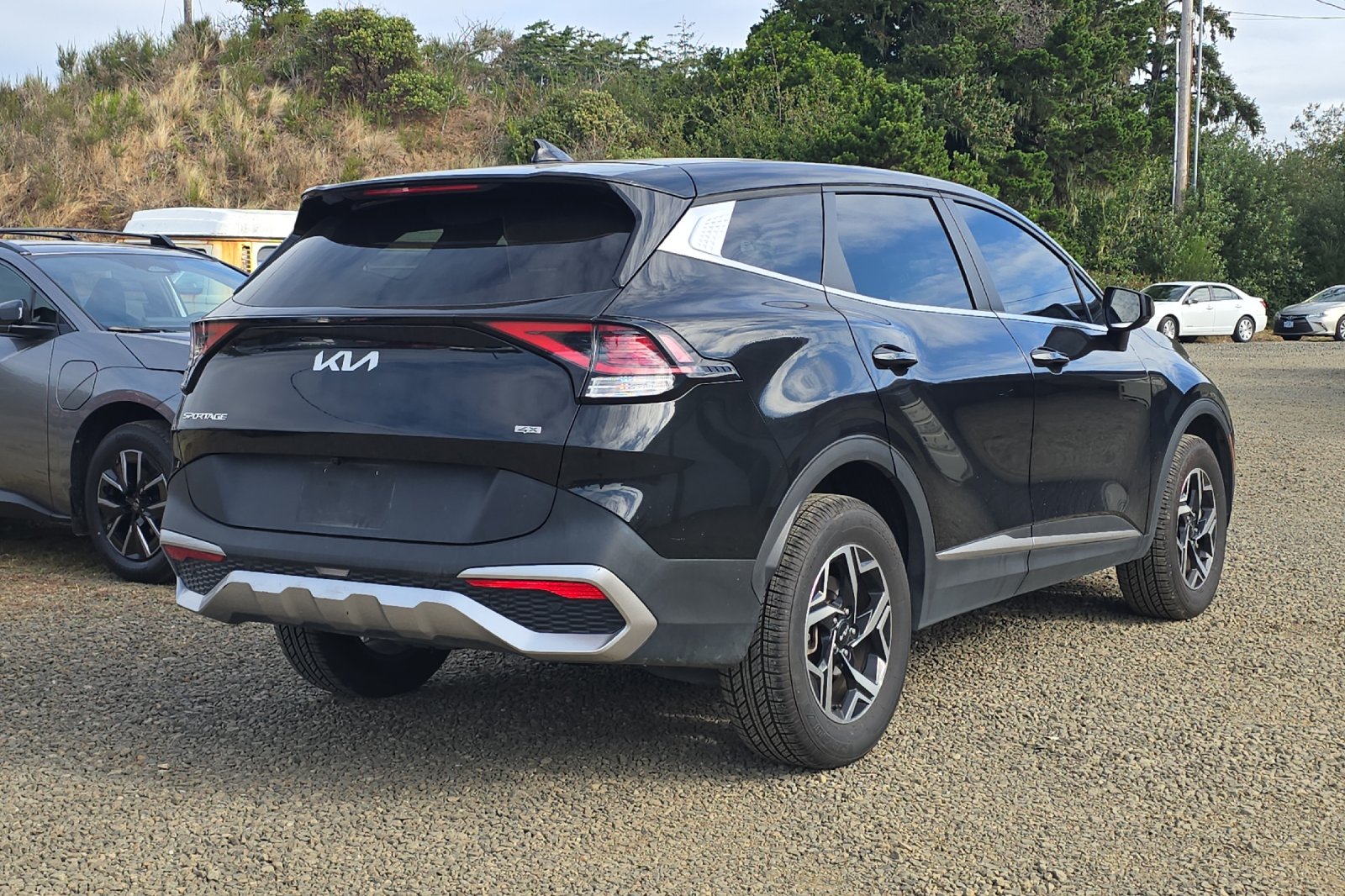 Used 2023 Black Kia LX image 5