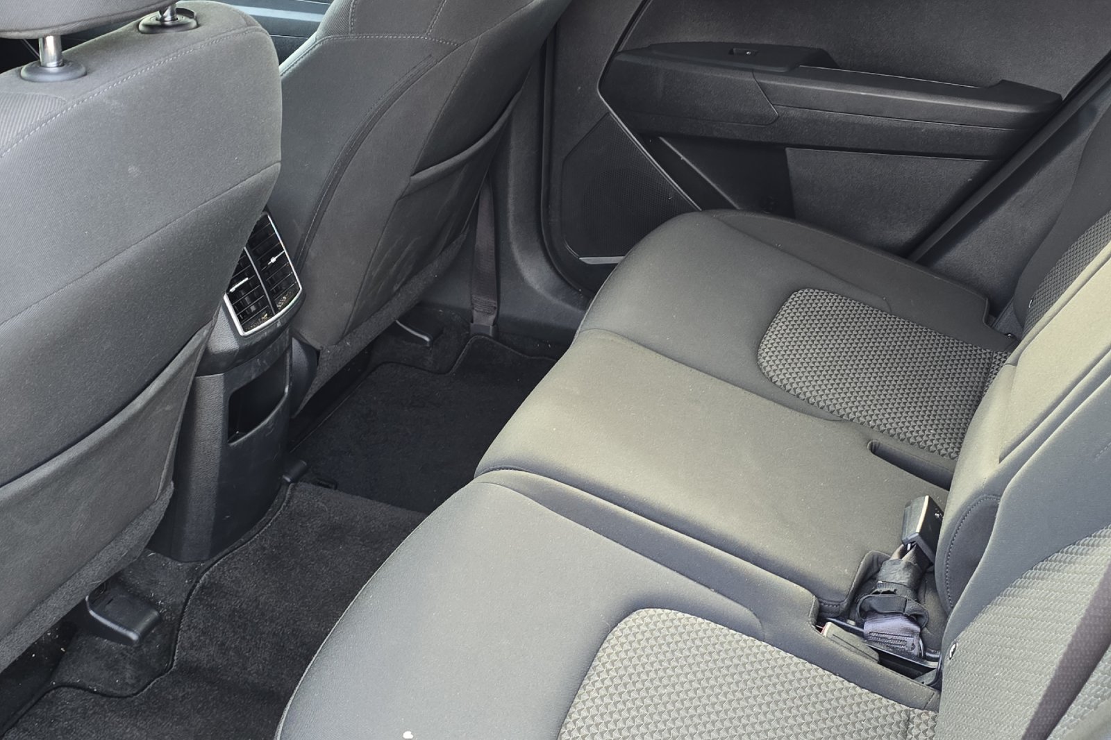Used 2023 Black Kia LX image 8