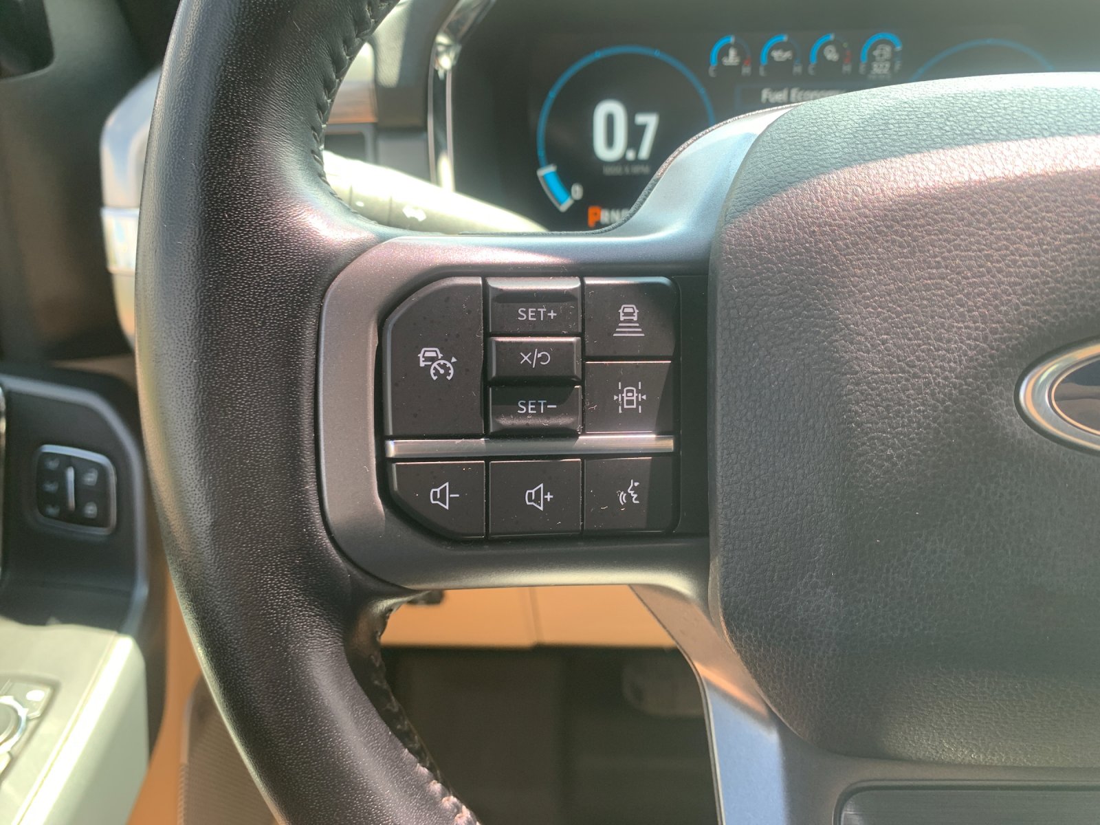 Used 2021 Gray Ford Lariat image 27