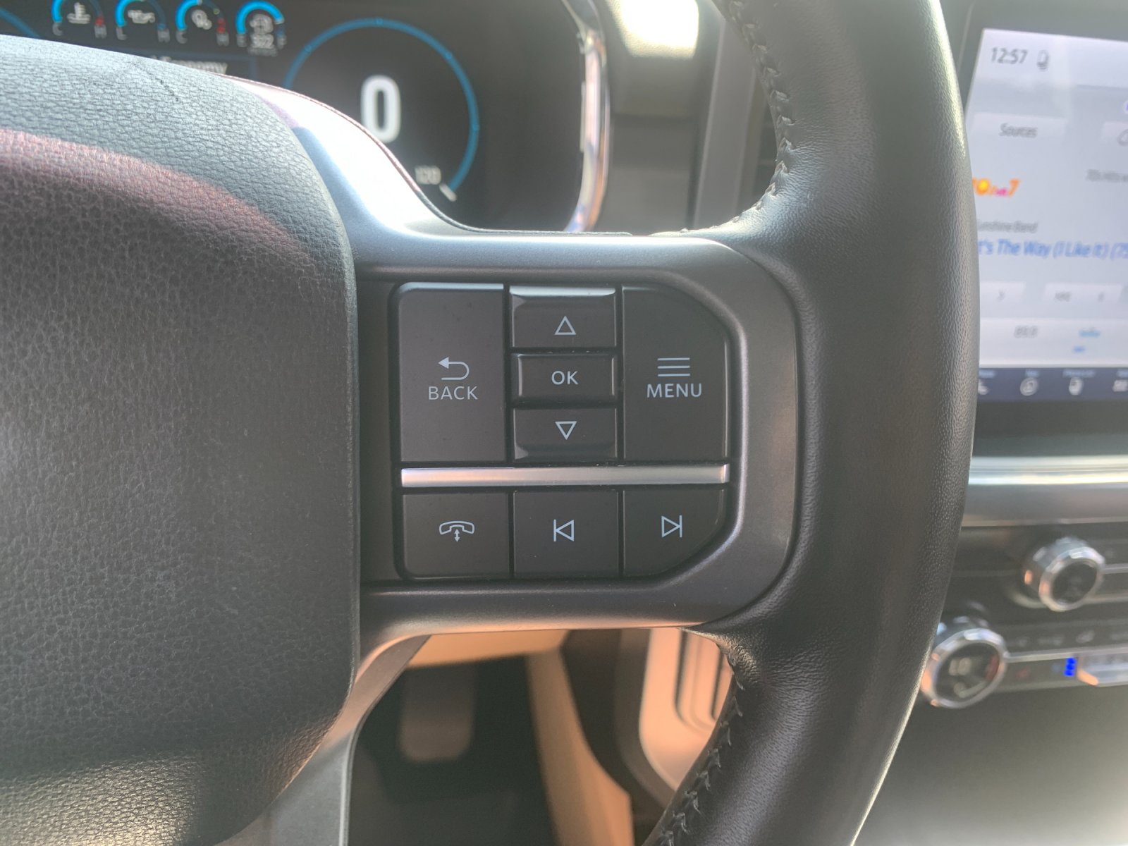 Used 2021 Gray Ford Lariat image 28