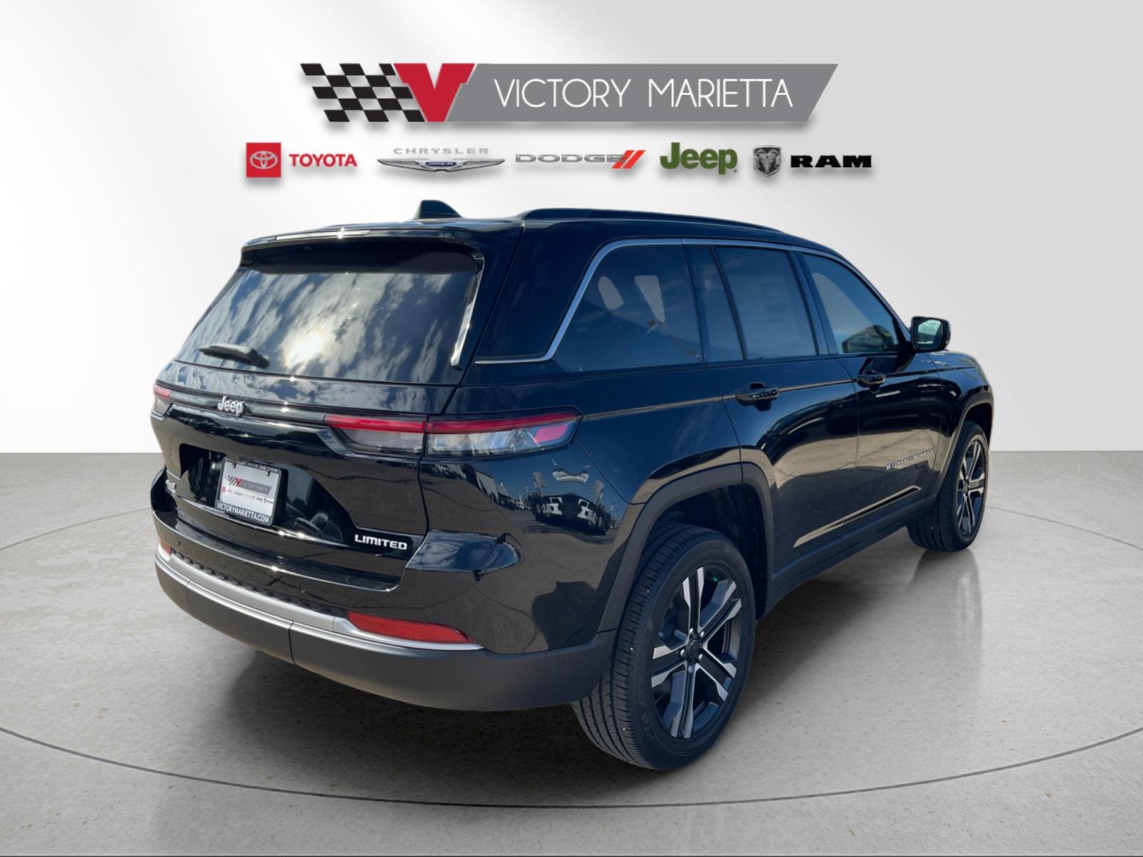 New 2027 Black Jeep  image 5
